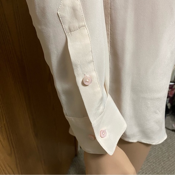 Equipment Femme Silk Button Up Blouse Light Pink Size XS - Picture 5 of 10